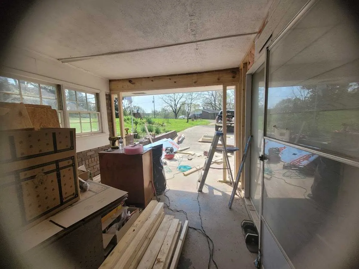 Air movers and dehumidifier for Water Mitigation Services in Northlake